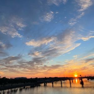 Meet your Posher, Caitlin